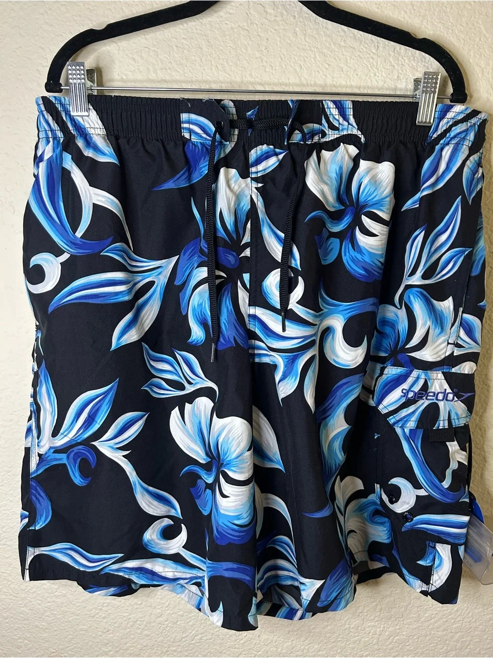 Speedo Black Swim Trunks with Blue &‎ White Floral Print Beach Lake Camp Pool L